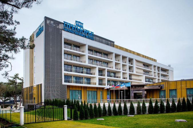 Отель "ПРИМОРЬЕ GRAND RESORT HOTEL"
